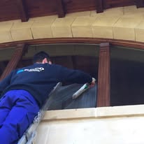 Precio servicios de mantenimiento en jardines privados en Santa Cruz de Bezana, Santander, etc.